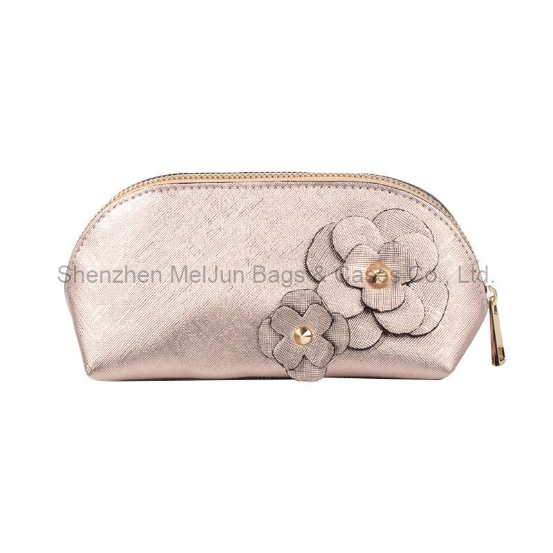 Cute clear makeup bag wholesale Guangzhou cheap jelly small travel pack OEM portable women cosmetic bag 