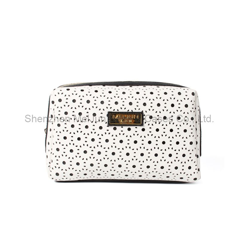 2020 New Zipper Closure Type Hollow Out PU Women Travel Toiletry Bag