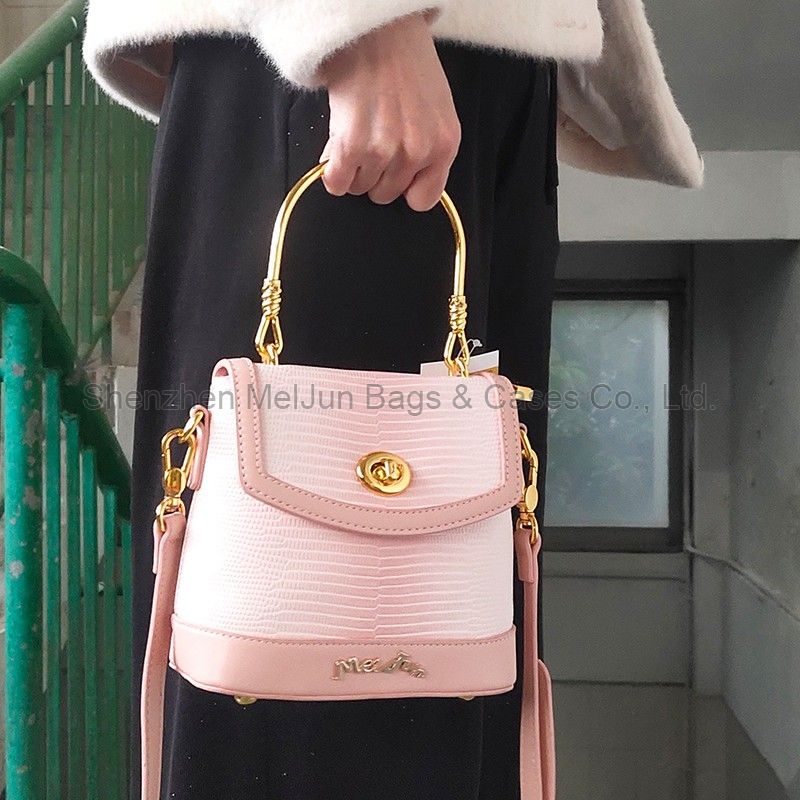 2024 new fashion light luxury trend PU 100 hand bill of lading shoulder oblique span women's bag