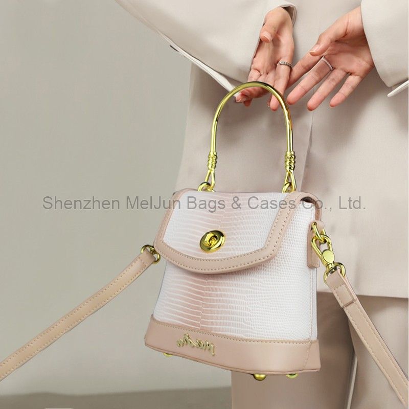 2024 new fashion light luxury trend PU 100 hand bill of lading shoulder oblique span women's bag