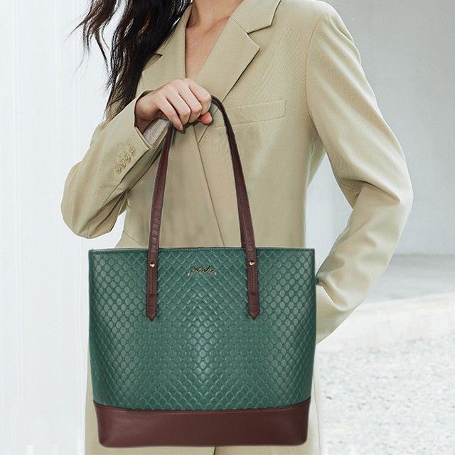 All new bag women's bag crossbody bag light luxury senior sense